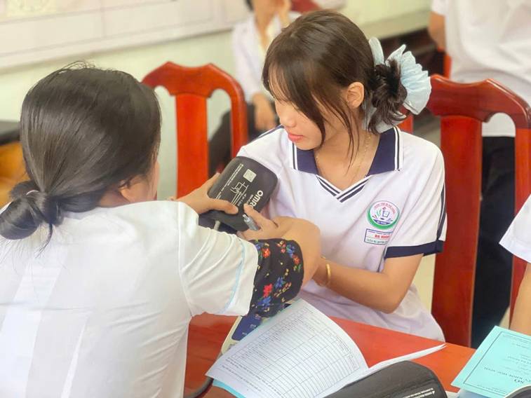 TRƯỜNG THPT ĐẠ HUOAI TỔ CHỨC KHÁM SỨC CHO HỌC SINH NĂM HỌC 2025 – 2026